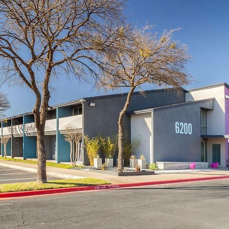 Aae Austin'S Travelodge Екстериор снимка