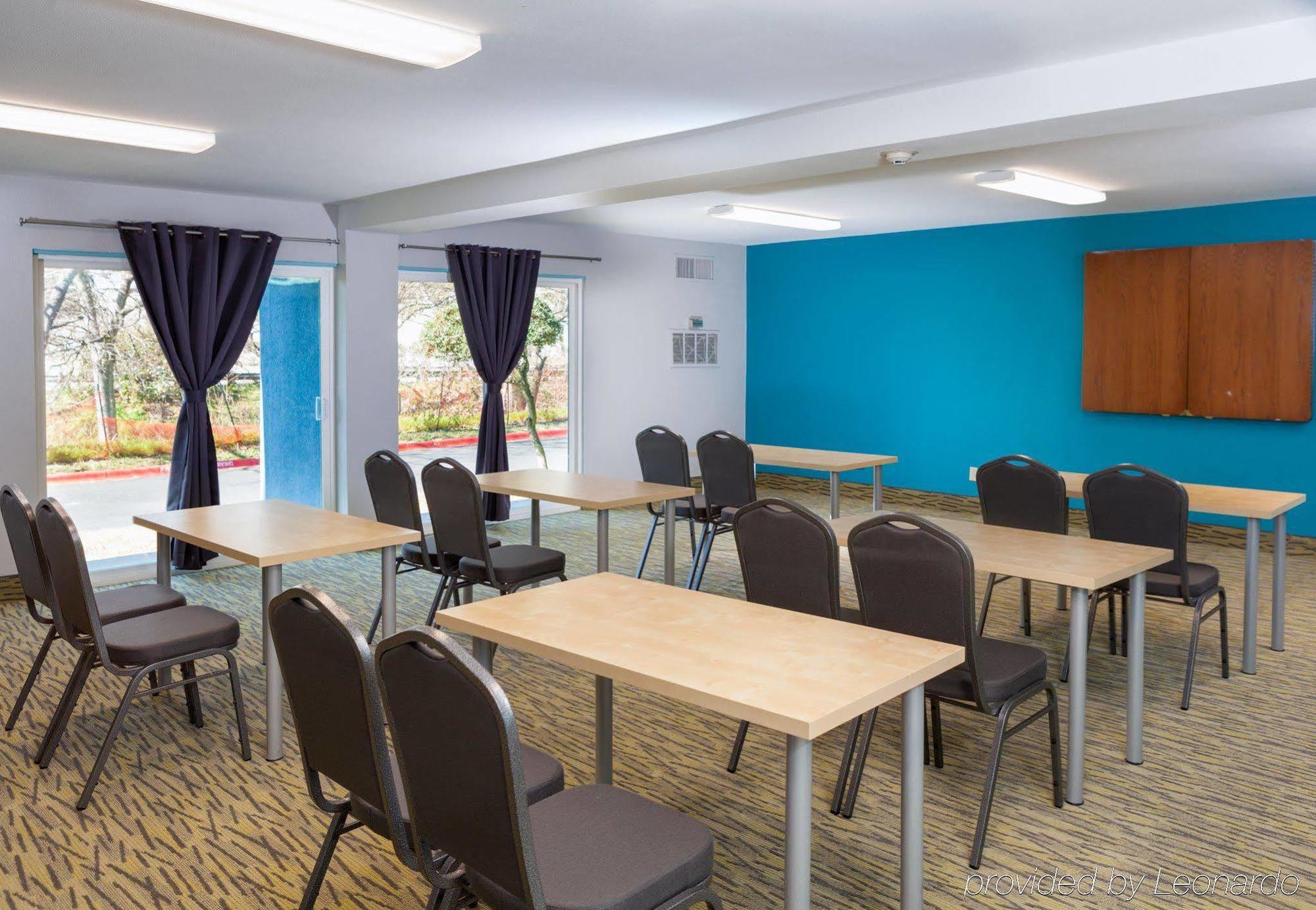 Aae Austin'S Travelodge Екстериор снимка