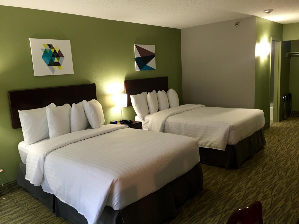 Aae Austin'S Travelodge Екстериор снимка